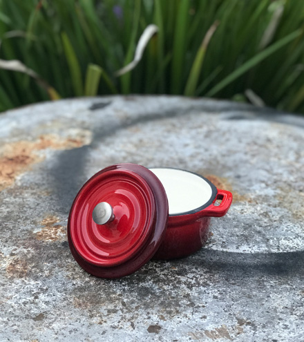 [AXN025] Mini olla de hierro fundido esmaltada rojo velvet 10cm