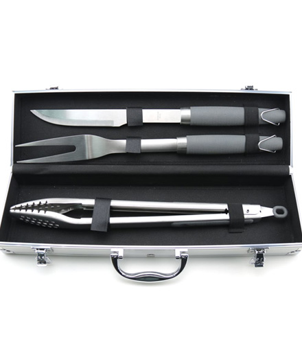 BARR025_Set-Herramientas-Asador-Inox-maletin-4-Piezas_HUMOS_02