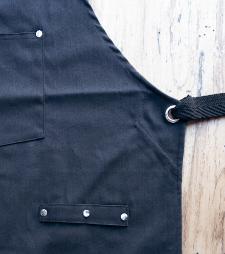 KAI057_Delantal-Parrillero-Gabardina-Negro_KAI_04