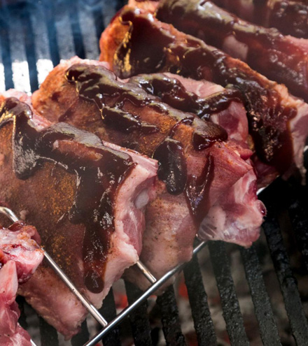 KAMA040_Soporte-Ribs-Asador-Criollo_Kamado Argentino_02