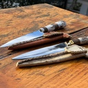 Cuchillo artesanal con vaina de cuero