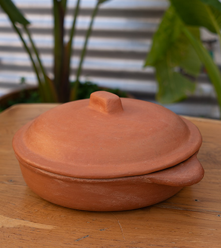 Paelleras de barro con asas y tapa
