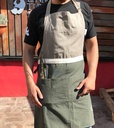 Delantal parrillero bitono gabardina