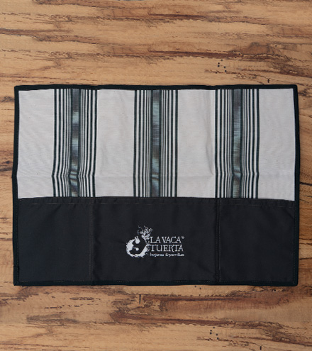 Individual rayado con gabardina