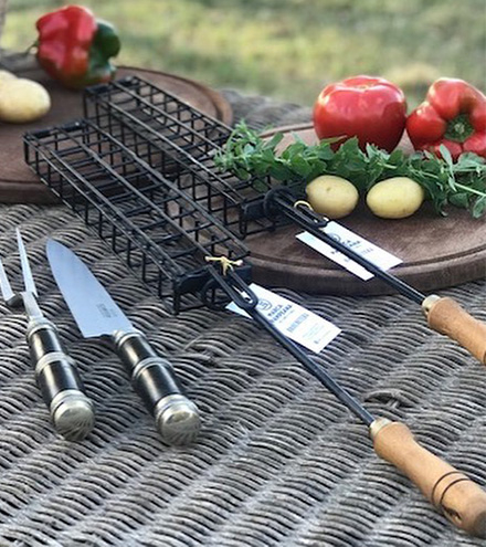 Brochetera hierro común, parrilla