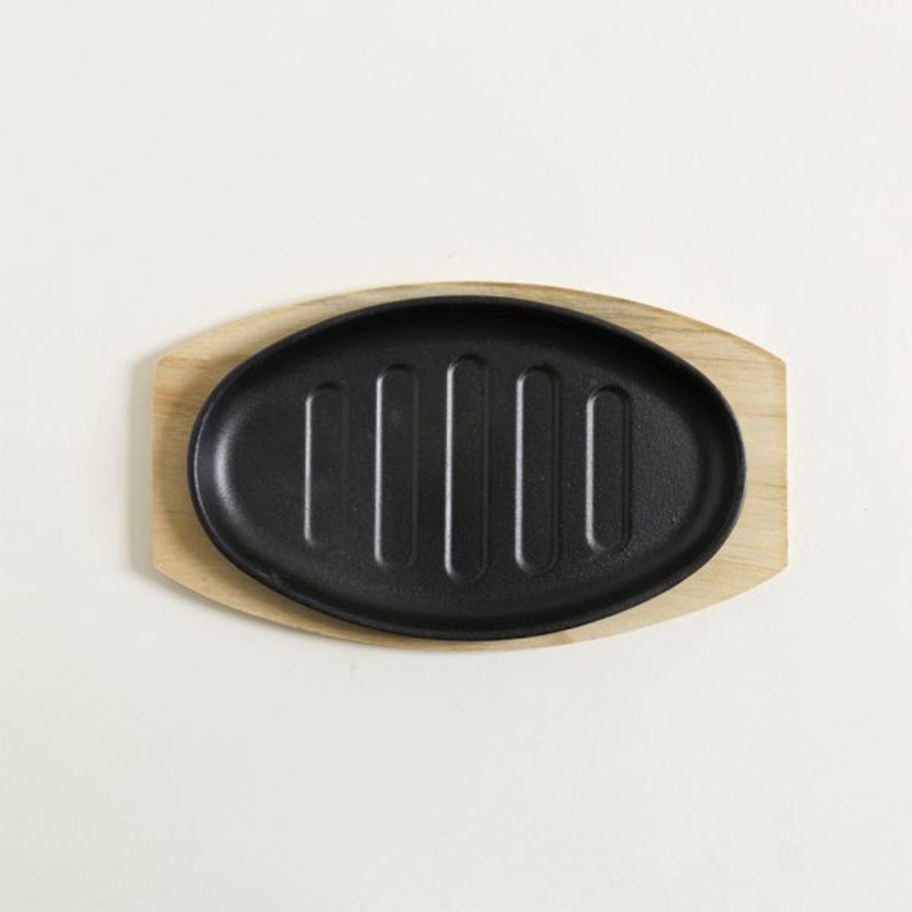 Fuente de hierro oval base de madera 27,5 x 17 cm