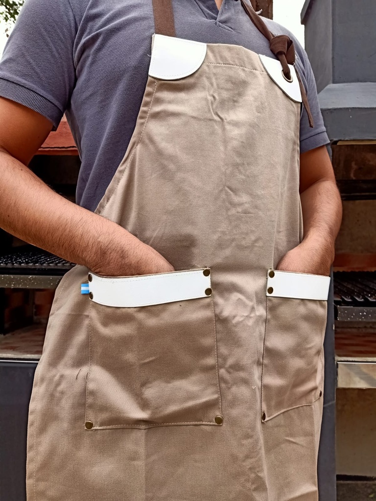 Delantal parrillero gabardina y cuero Pro