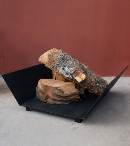 [AG088] Leñera en chapa pintada en negro